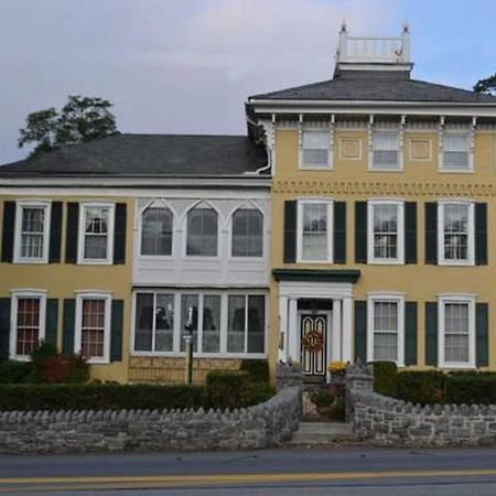 Ej Bowman House Bed & Breakfast 리티츠 외부 사진