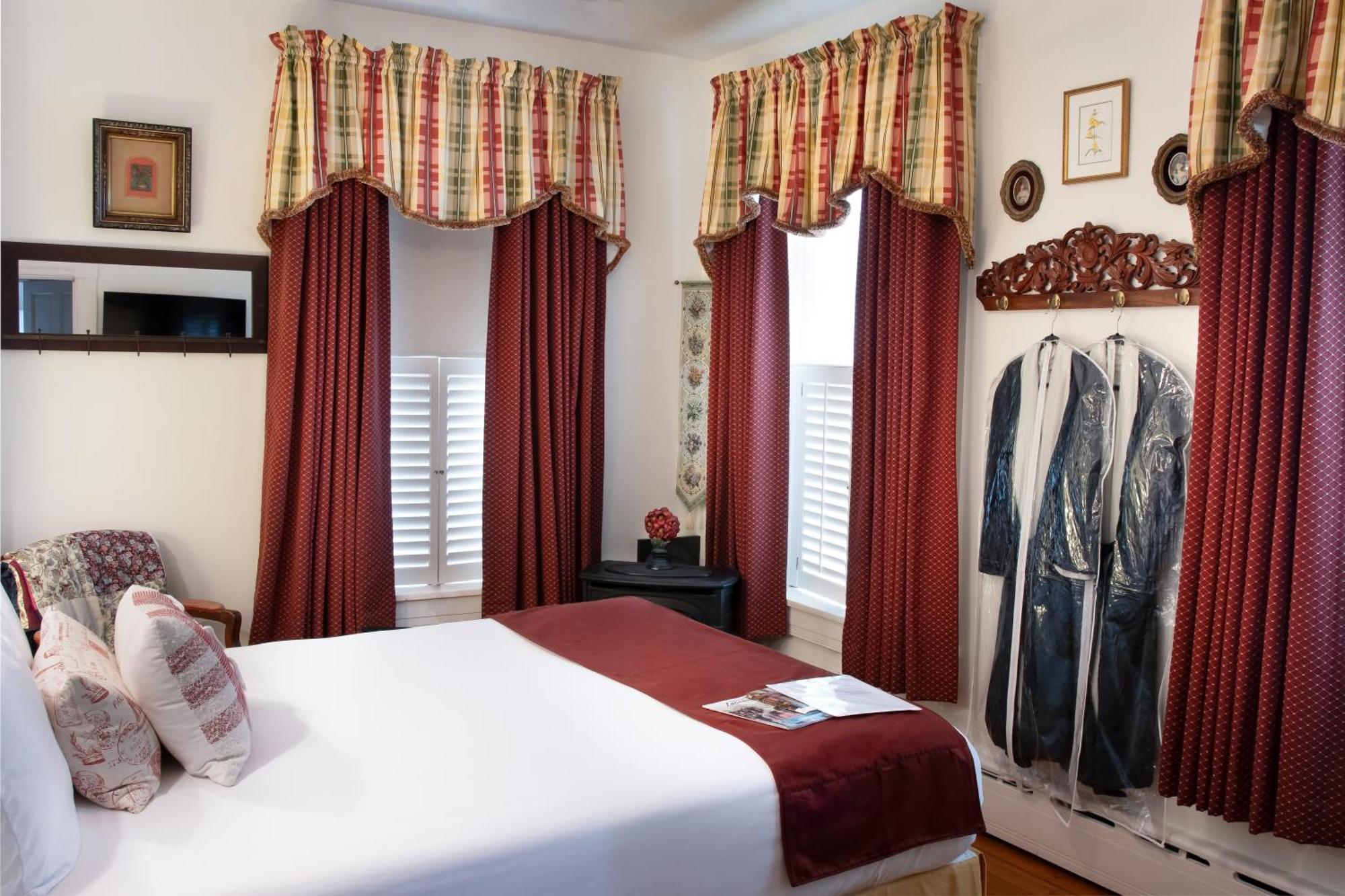 Ej Bowman House Bed & Breakfast 리티츠 외부 사진