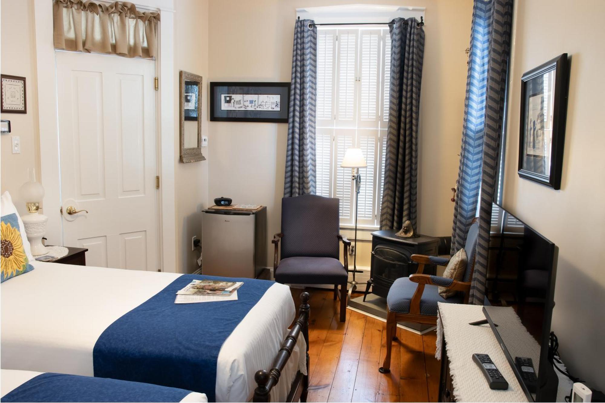 Ej Bowman House Bed & Breakfast 리티츠 외부 사진