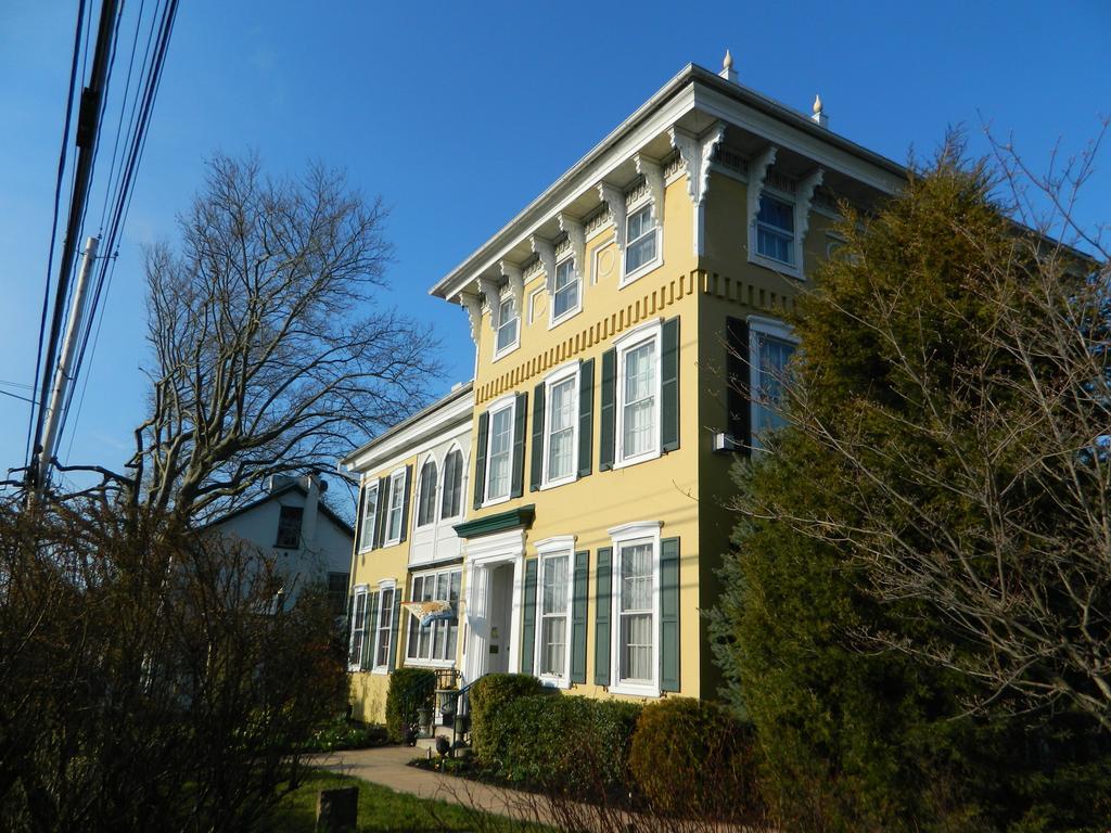 Ej Bowman House Bed & Breakfast 리티츠 외부 사진