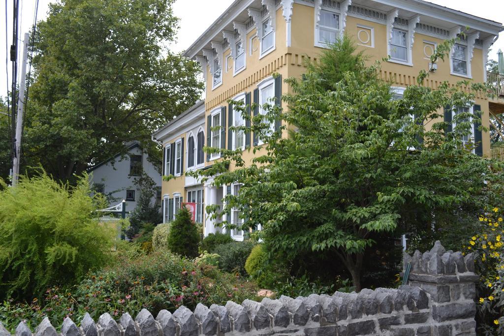 Ej Bowman House Bed & Breakfast 리티츠 외부 사진